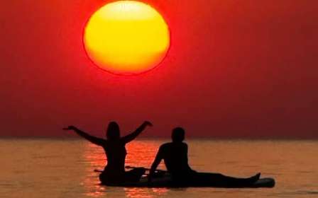 Barcelone : Sunrise Paddleboarding Tour avec photos&vidéos4k