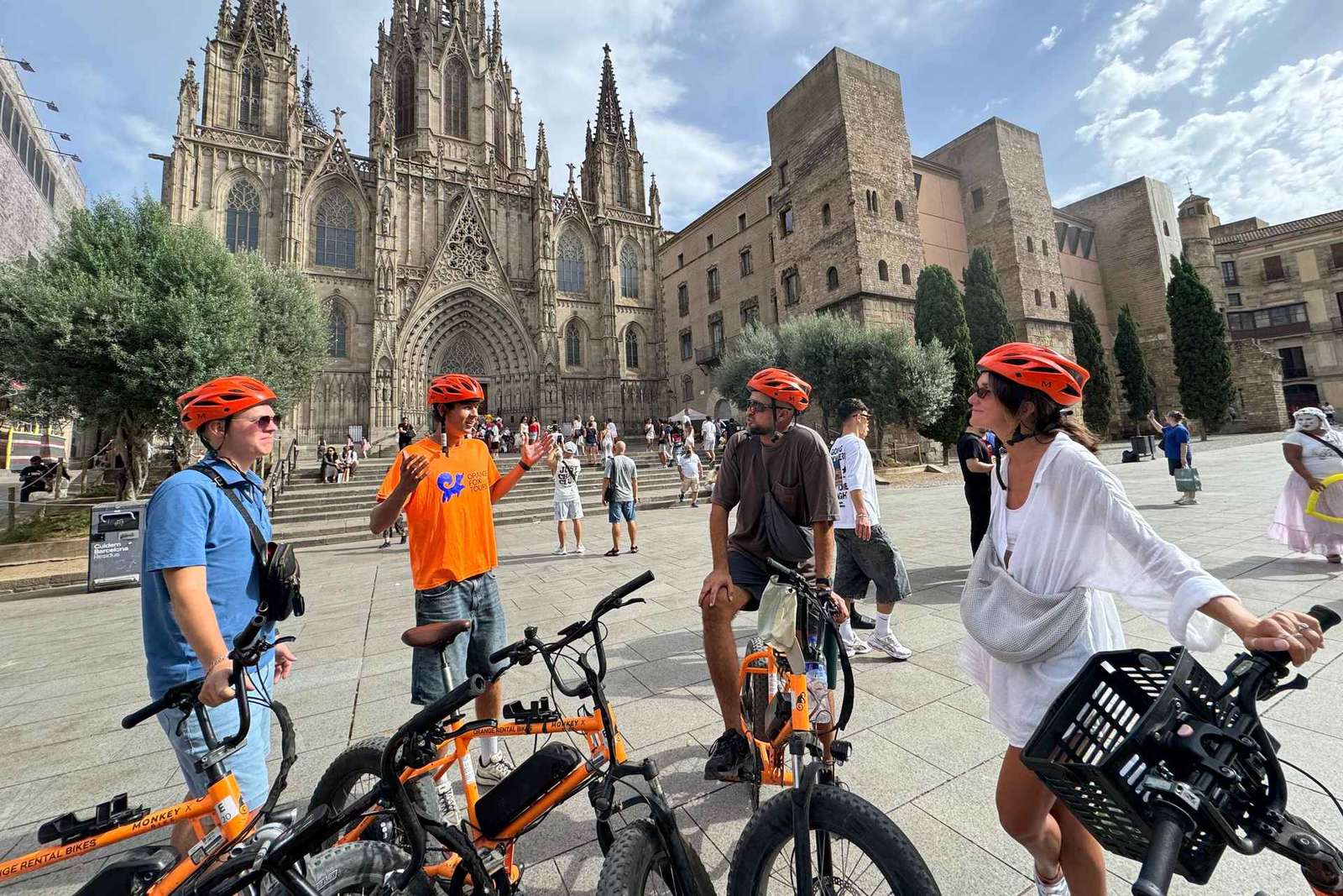Gaudí-Tour mit E-Bike oder Fahrrad durch Barcelona