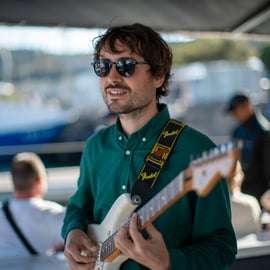 Barcelona: Katamaran-Kreuzfahrt mit Live-Jazz-Musik