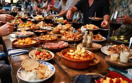 Visite privée et dégustation de tapas dans les quartiers du Born et du Gothique à Barcelone, proposée par E-volve