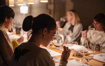 Depuis Barcelone : 3 domaines viticoles avec prise en charge à l'hôtel et déjeuner.