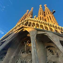 Sagrada Familia: Golden-Hour Guided Tour & Priority Access