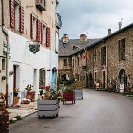 Depuis Barcelone : Excursion guidée d'une journée en Andorre et en France