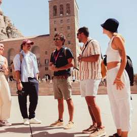 Von Barcelona aus: Ganztagestour Montserrat & Wein Kleingruppentour