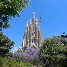Sagrada Familia: Golden-Hour Guided Tour & Priority Access
