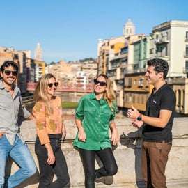 Barcelona: Dagtrip Montserrat, Girona & Costa Brava met gids