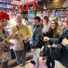 Barcelona: Street Food & Sightseeing Tour with Local Market