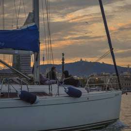Sailing Tour in Barcelona with Open Bar and Swim Stop