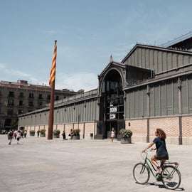 Barcelona: Guided Bike or E-Bike City Tour