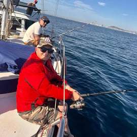 Pêche récréative en mer à Barcelone, traîne et jigging