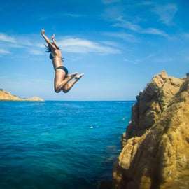 Caiaque e snorkel na Costa Brava, com saltos de penhasco