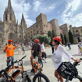 Gaudí-Tour mit E-Bike oder Fahrrad durch Barcelona