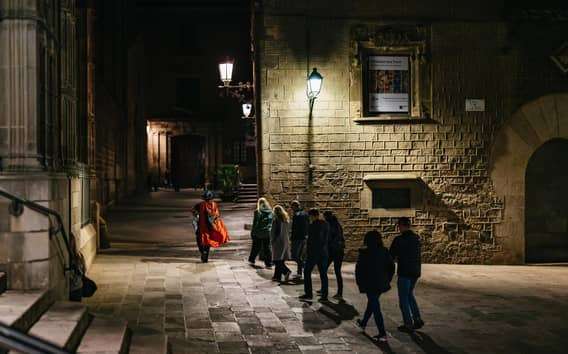 Barcelona: Ghosts, Legends & Dark History Walking Tour