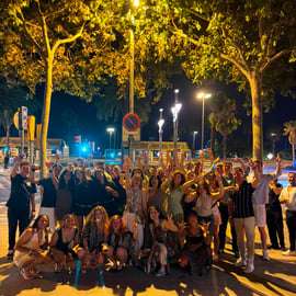Barcelona: Pub Crawl, Rooftop Start, 2 Bars & VIP Club Entry