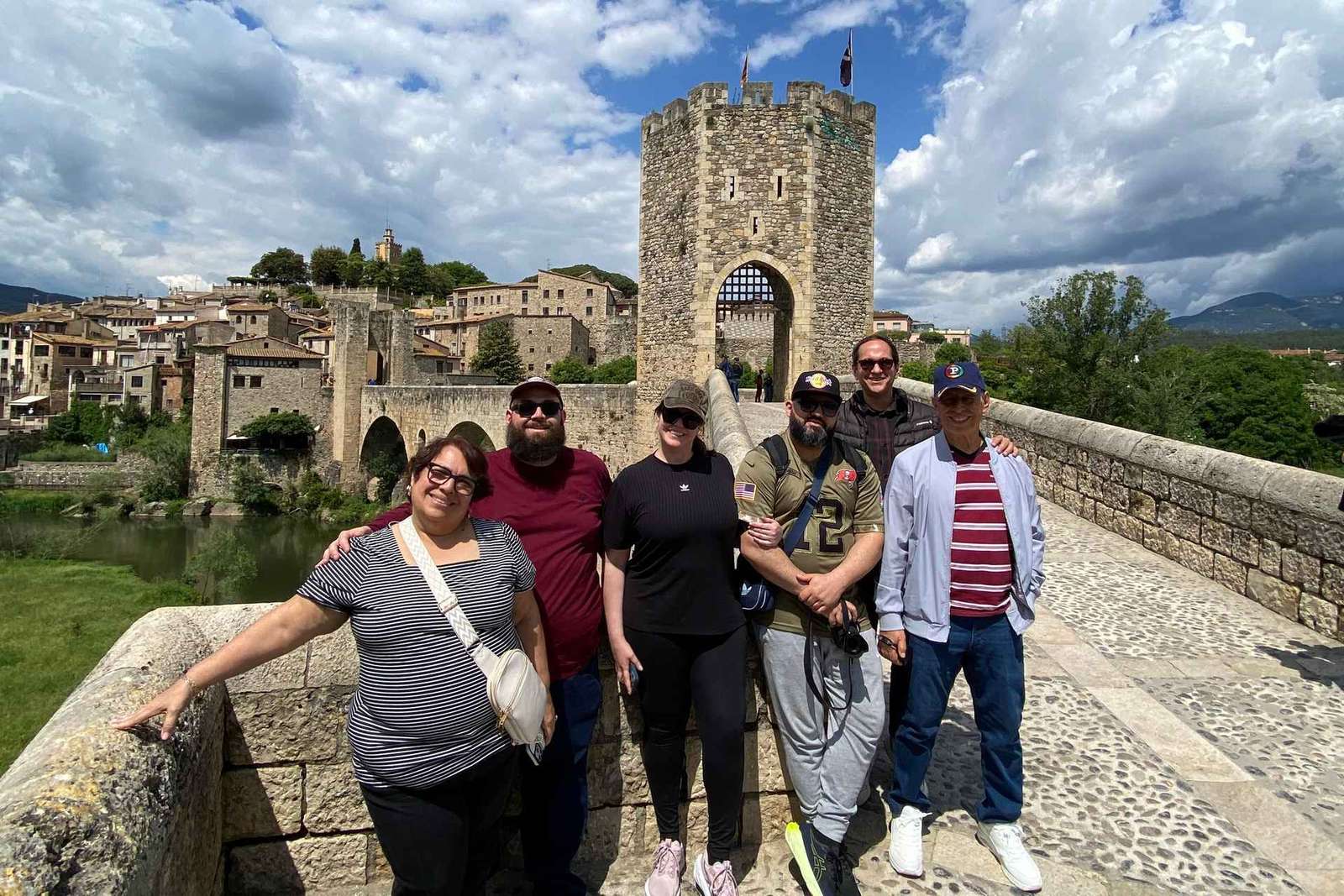 From Barcelona: Girona, Besalú & a Clifftop Village Day Trip
