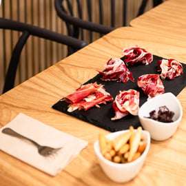 Masterclass jamón à Barcelone : 7 jambons ibériques et cava