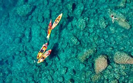 Barcelone : Costa Brava Kayak, plongée avec tuba, saut de falaise et déjeuner