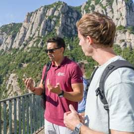 Från Barcelona: Halvdagsupplevelse i Montserrat