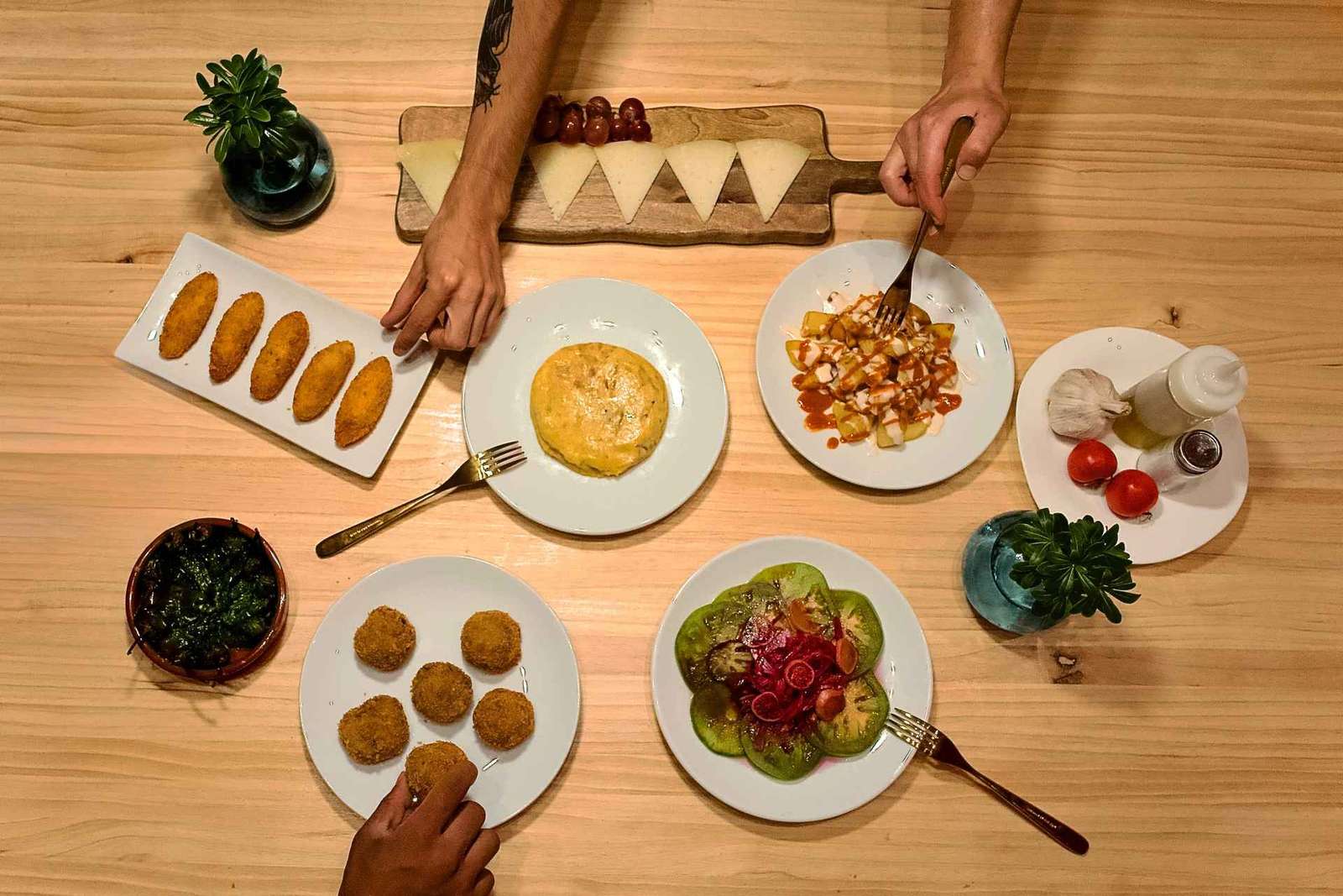 Aula de culinária de tapas em Barcelona com chef e vinho