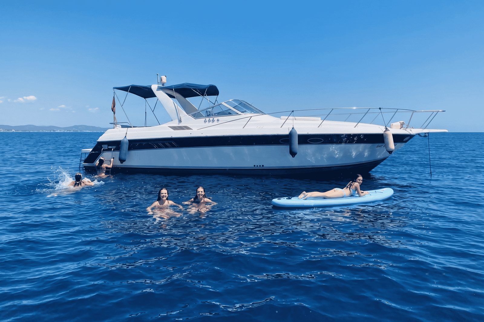 Alquiler de yate privado con patrón en el Port Olímpic, Barcelona