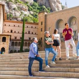Från Barcelona: Halvdagsupplevelse i Montserrat