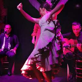 Barcelona: Exclusive Flamenco Show at El Paraigua with Drink