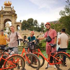 Gaudí-Tour mit E-Bike oder Fahrrad durch Barcelona