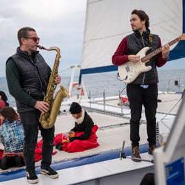 Barcelona: Katamaran-Kreuzfahrt mit Live-Jazz-Musik