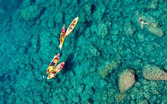 Costa Brava-i kajak- és snorkelestúra sziklaugrásokkal