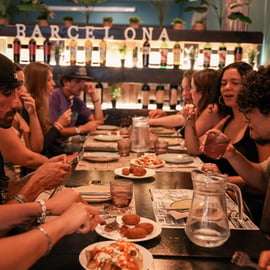 Barcelona: tour gastronómico con paella, sangría e historia