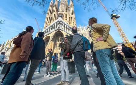 Barcelone : visite en petit groupe en anglais de la Sagrada Familia l'après-midi