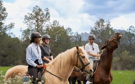 Barcelone : Excursion à pied et à cheval à Montserrat