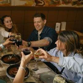 Barcelona: Tipsy Tapas Food Crawl Wandeltour met proeverijen
