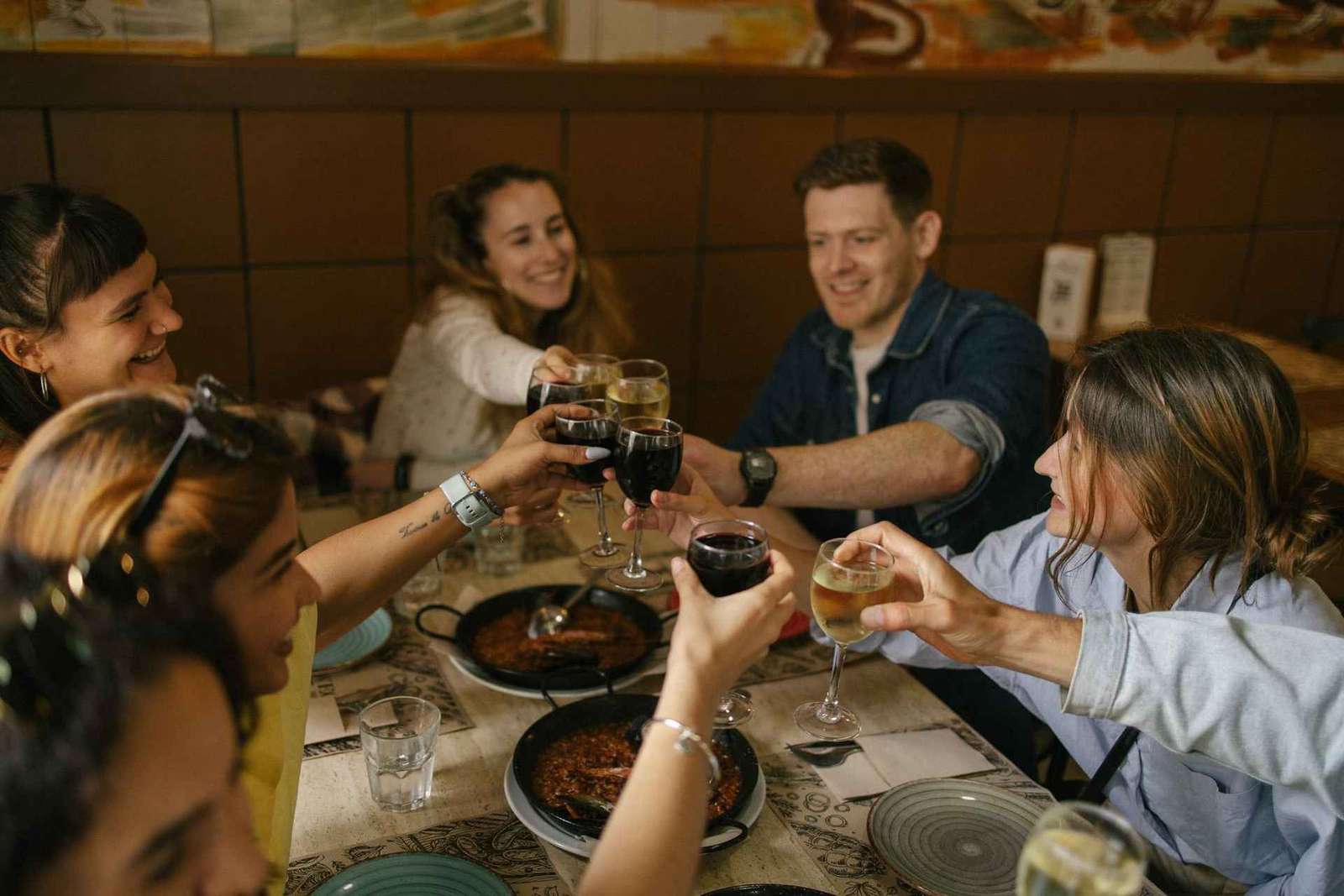 Barcelona: Tipsy Tapas Food Crawl Wandeltour met proeverijen