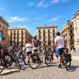 Tour in bici o e-bike a Barcellona tra Gaudí e Quartiere Gotico