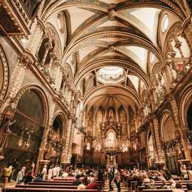 Barcelona: Montserrat y Visita a Bodegas Antiguas con Tapas/Comida