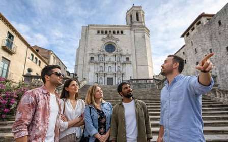 Montserrat, Gérone et Costa Brava : visite privée depuis Barcelone