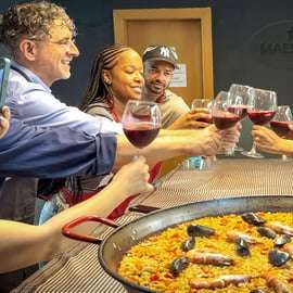 Barcelona: Seafood Paella ★Maestro★ & Tapas & Sangria