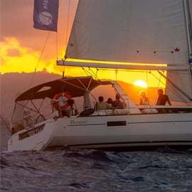 Sailing Tour in Barcelona with Open Bar and Swim Stop